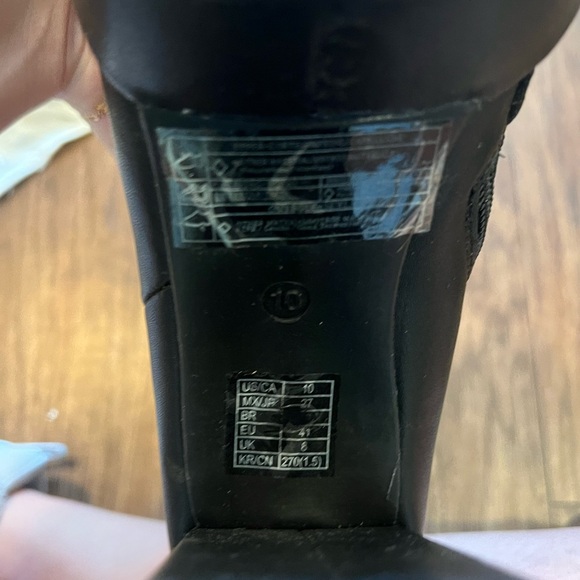 NEVER WORN Black Tie Up Platform Boots - Picture 5 of 6